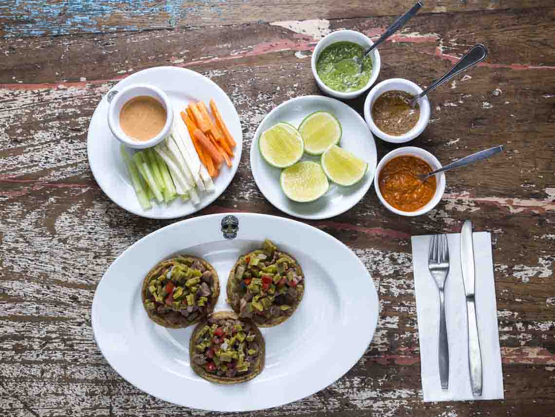 La Calaca: Restaurante bar con gastronomía mexicana