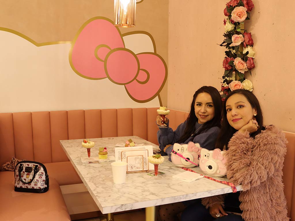 Hello Kitty Cafe: cafetería japonesa temática de Hello Kitty
